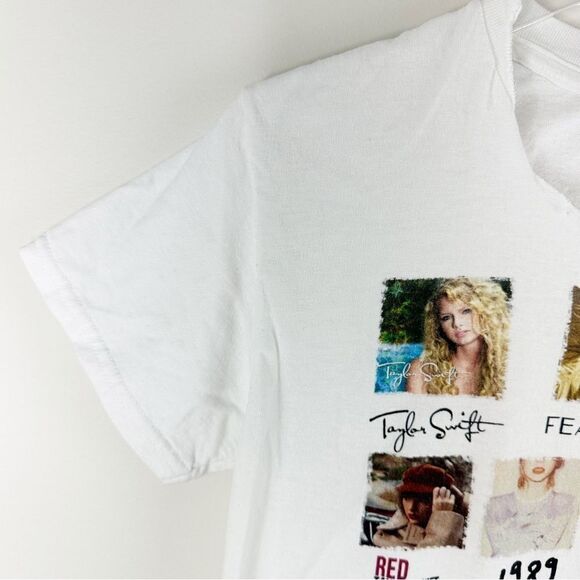Taylor Swift Album Cover‎ White T-Shirt w/Cut-Out Neck Sz S - Picture 4 of 9